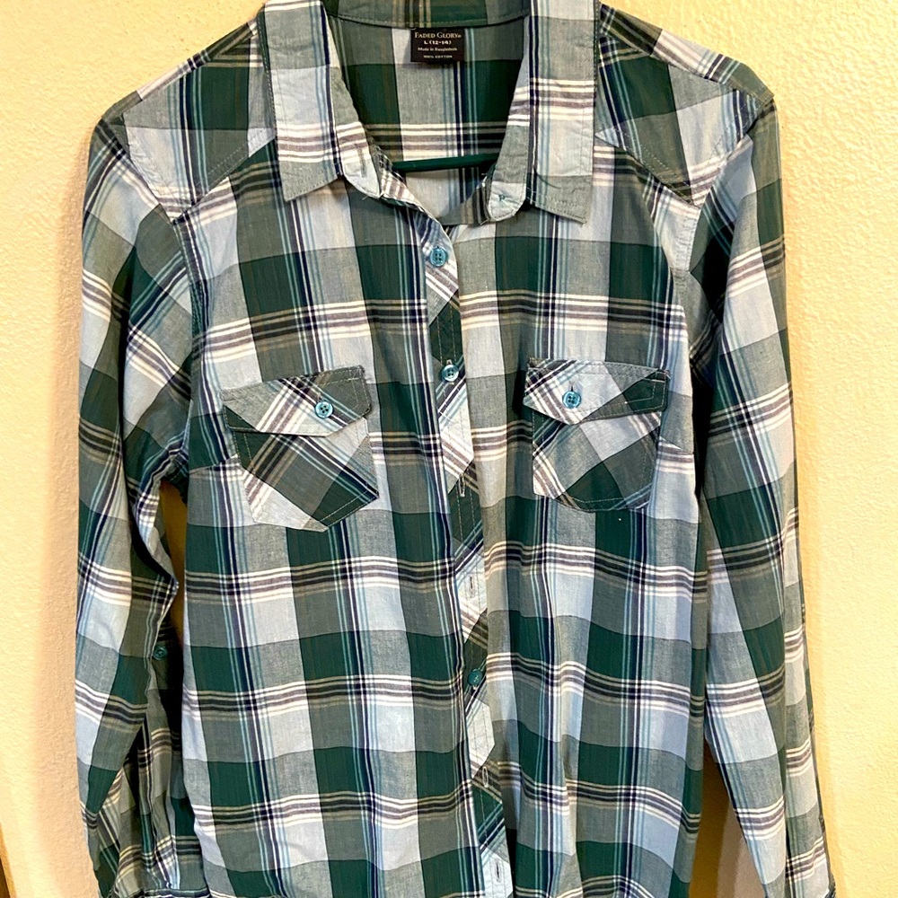 Pre-owned Faded Glory misses/ladies Sz L (12-14) long sleeve button down shirt.